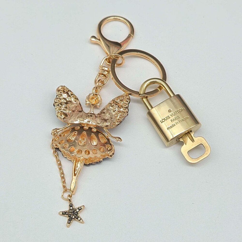 Authentic Louis Vuitton Gold Padlock 🔑 Unbranded Fairy Keychain Bag Charm LV - Picture 4 of 8